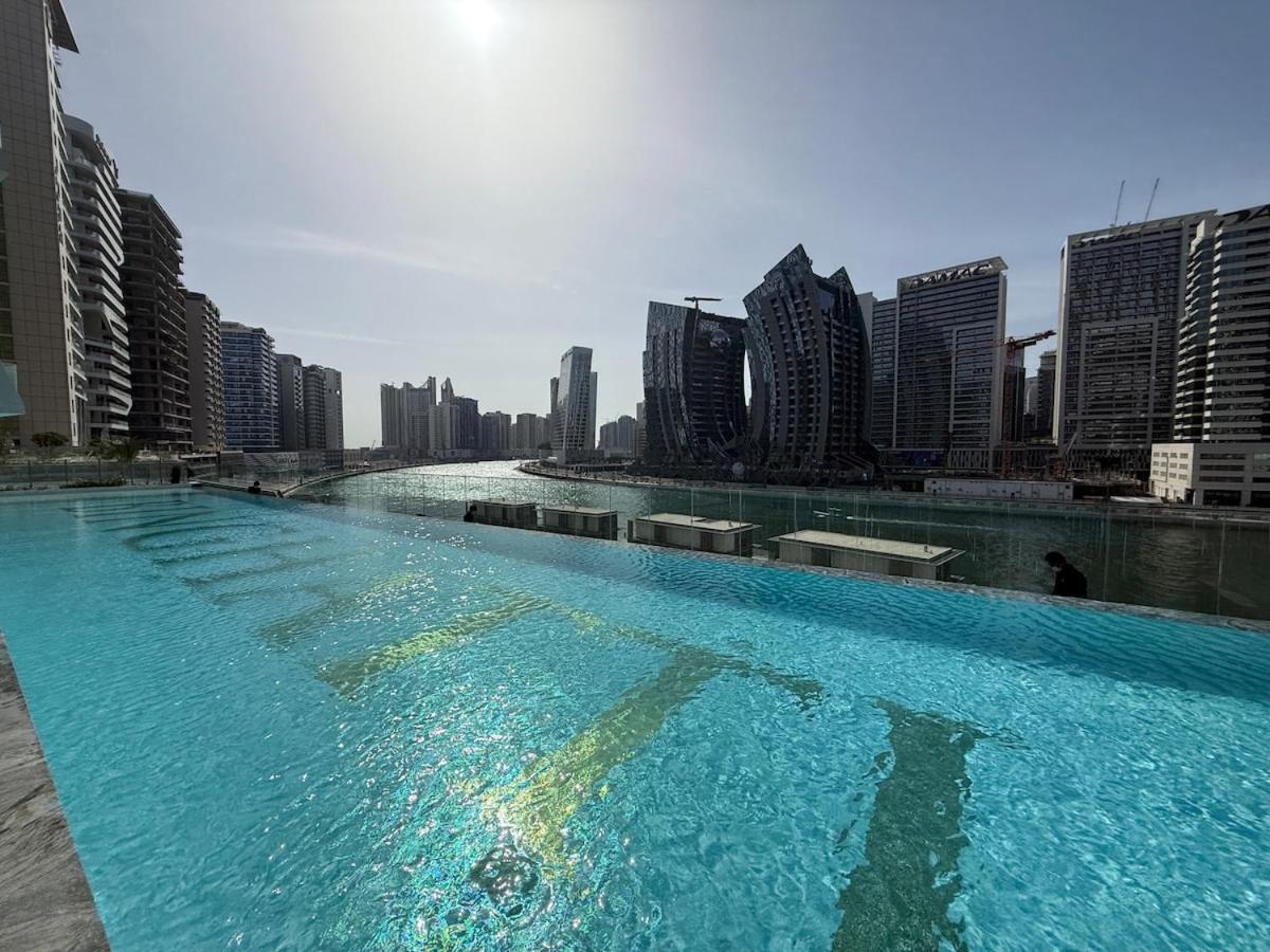 Elegant & Luxury 2Br Apartment Burj And Canal View Sabkhah المظهر الخارجي الصورة