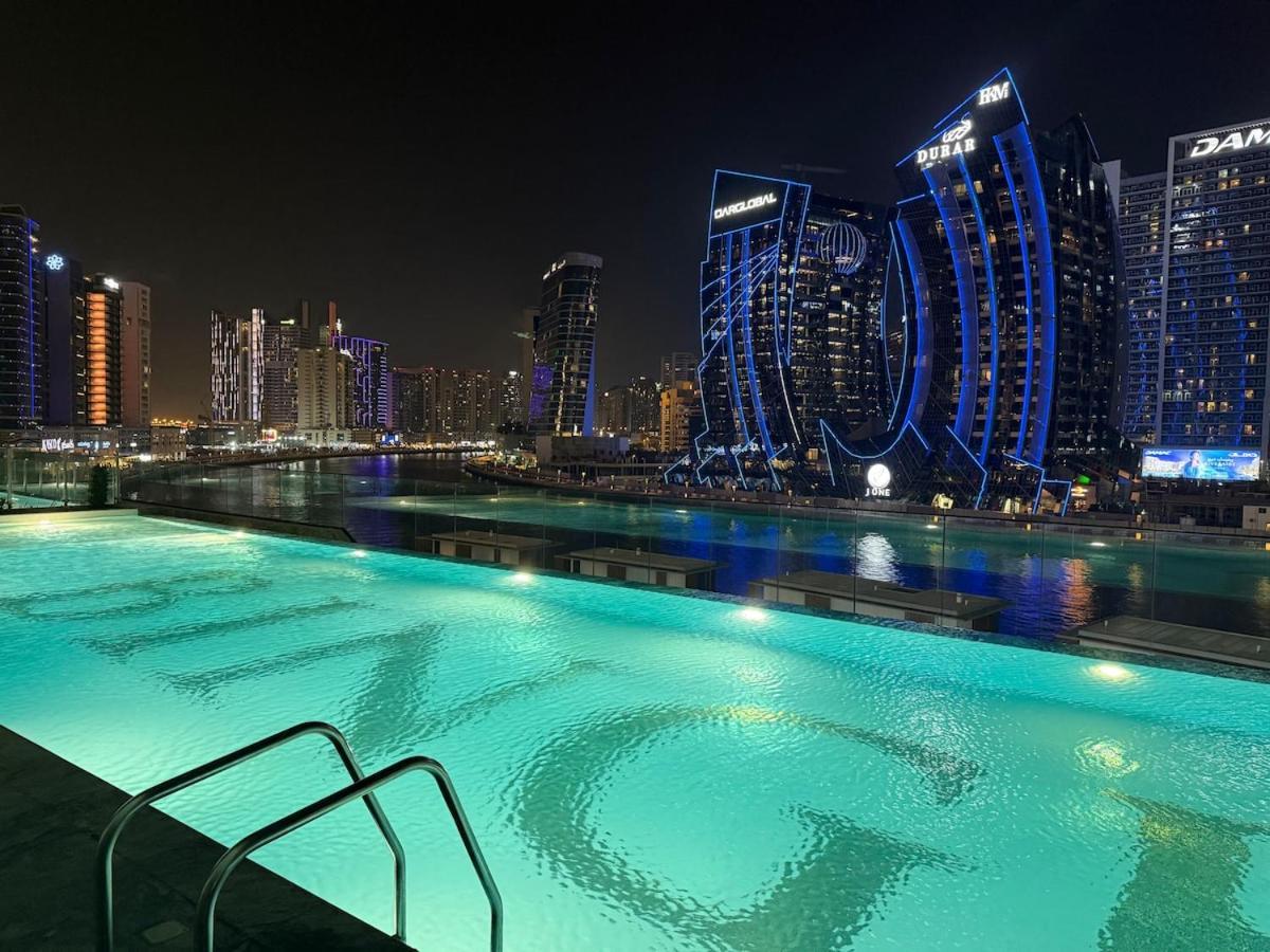 Elegant & Luxury 2Br Apartment Burj And Canal View Sabkhah المظهر الخارجي الصورة