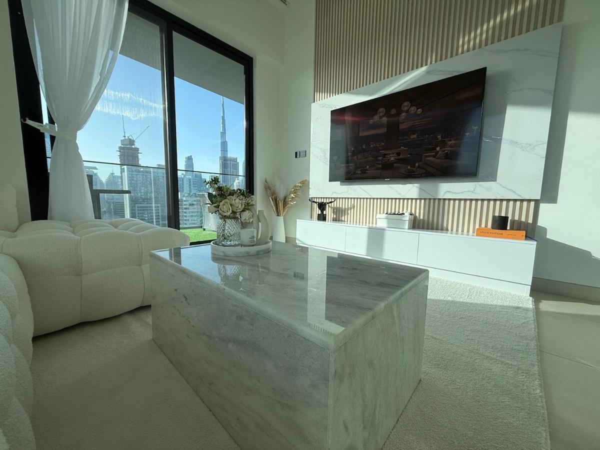 Elegant & Luxury 2Br Apartment Burj And Canal View Sabkhah المظهر الخارجي الصورة